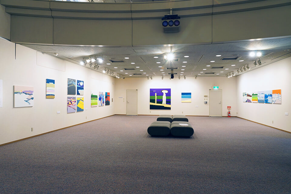 「僕は毎晩、２時間旅をする」<br />
2012<br />
Exhibition site view<br />
サクラアートミュージアム/大阪